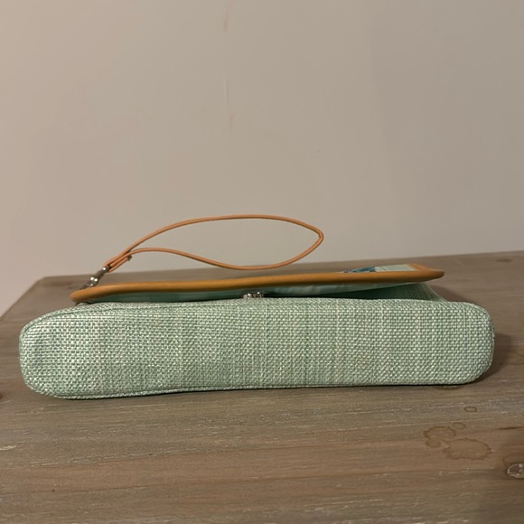 Vera Bradley Turtle Coral Gingham Interior Large Wristlet - Picture 6 of 7